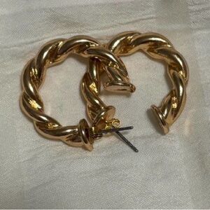 Elegant Gold Twisted Hoop Earrings